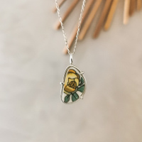 Pendentif fleur jaune céramique