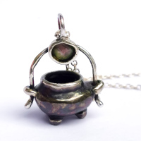 Chaudron et tourmaline